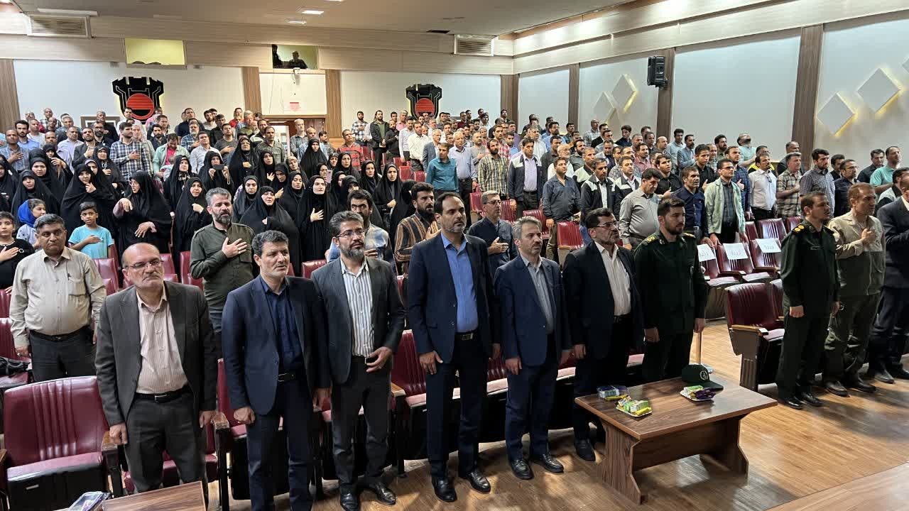 نشست بصیرتی در ذوب آهن اصفهان با حضور معاون هماهنگ كننده سازمان بسیج مستضعفین نشست بصیرتی در ذوب آهن اصفهان با حضور معاون هماهنگ كننده سازمان بسیج مستضعفین